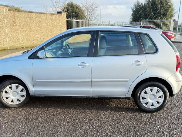 Volkswagen Polo Hatchback, Petrol, 2006, Silver