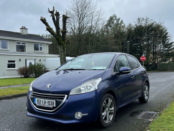 Peugeot 208 Hatchback, Petrol, 2015, Blue
