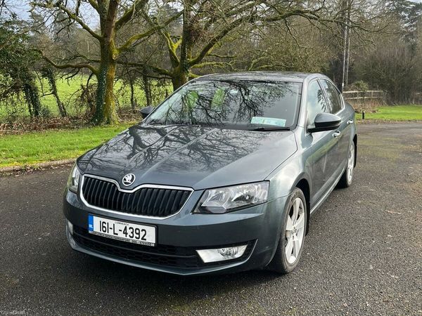 Skoda Octavia Saloon, Diesel, 2016, Grey