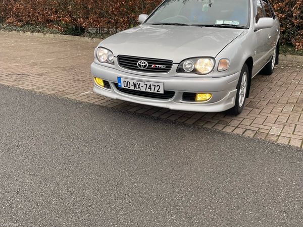 Toyota Corolla Saloon, Petrol, 2000, Silver