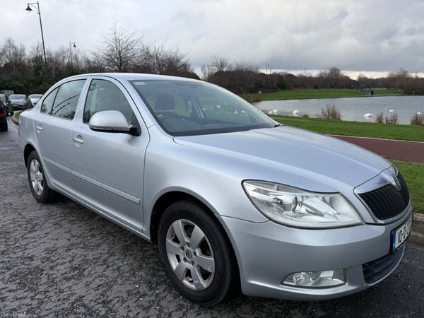 Skoda Octavia Hatchback, Diesel, 2010, Silver