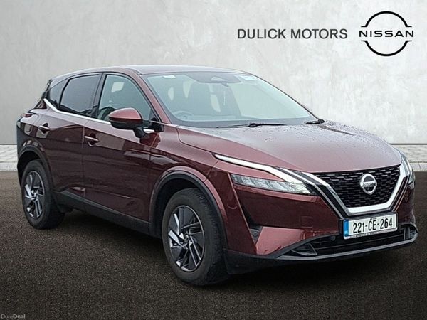 Nissan Qashqai MPV, Petrol, 2022, Red