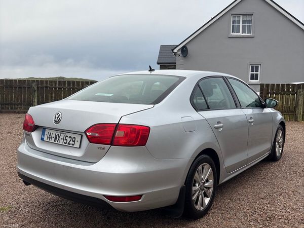 Volkswagen Jetta Saloon, Diesel, 2014, Silver