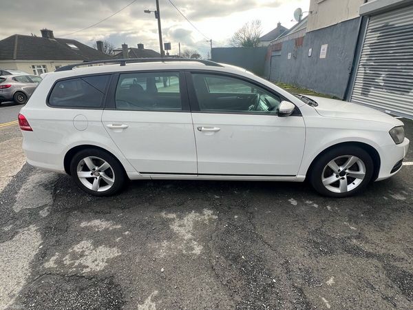 Volkswagen Passat Estate, Diesel, 2011, White