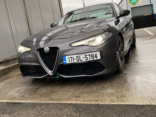 Alfa Romeo Giulia Saloon, Diesel, 2017, Grey