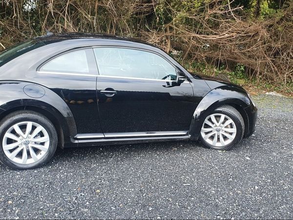 Volkswagen Beetle Hatchback, Petrol, 2013, Black