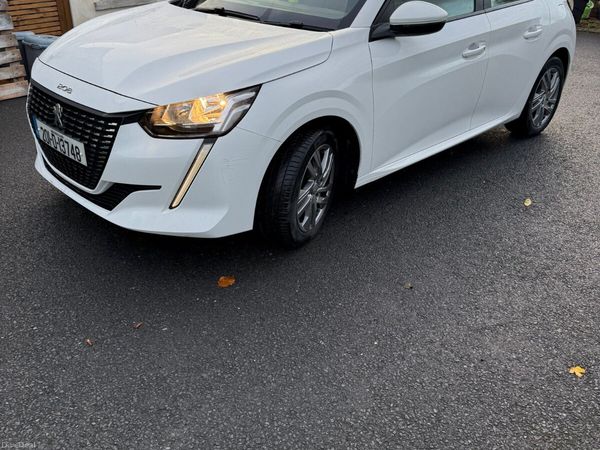 Peugeot 208 Hatchback, Petrol, 2020, White