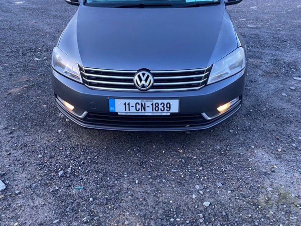 Volkswagen Passat Saloon, Diesel, 2011, Grey