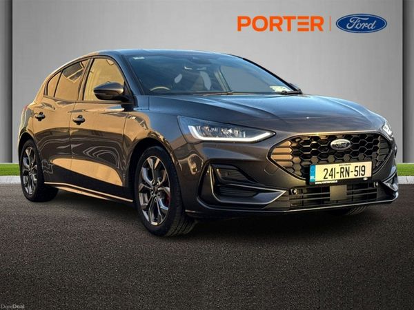 Ford Focus Hatchback, Petrol, 2024, Grey