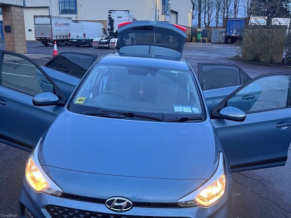Hyundai i20 Hatchback, Petrol, 2019, Blue
