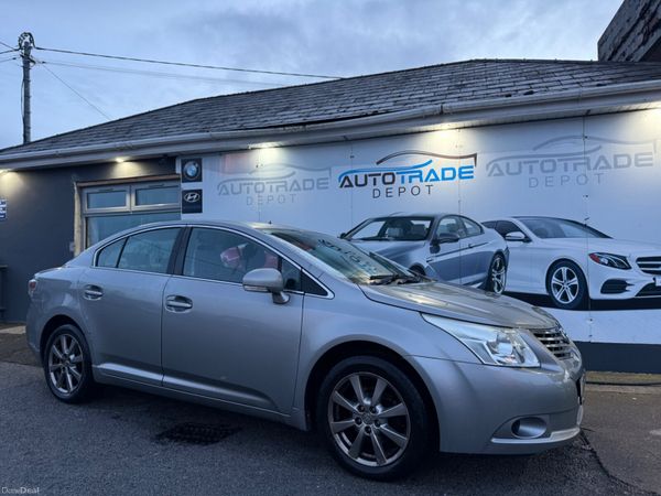 Toyota Avensis Saloon, Diesel, 2011, Silver