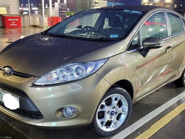 Ford Fiesta Hatchback, Petrol, 2012, Gold