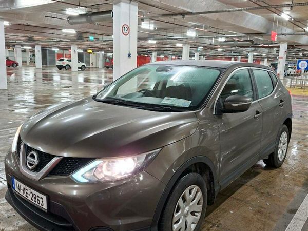 Nissan Qashqai Hatchback, Diesel, 2014, Brown