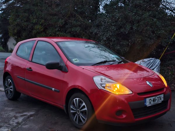 Renault Clio Hatchback, Ethanol Petrol, 2012, Red