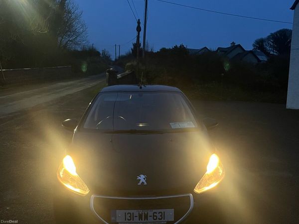 Peugeot 208 Hatchback, Petrol, 2013, Black