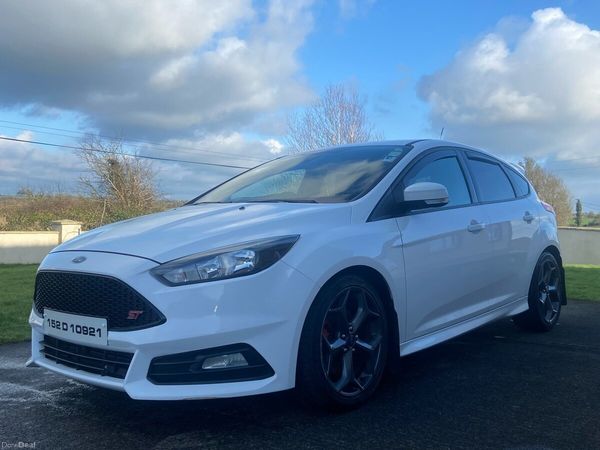 Ford Focus Hatchback, Diesel, 2015, White