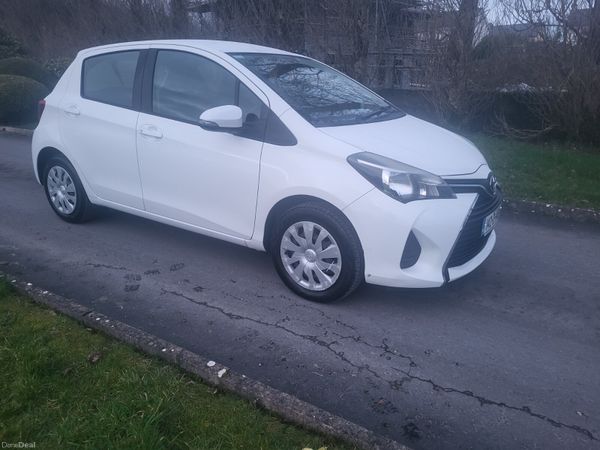 Toyota Yaris Hatchback, Petrol, 2014, White