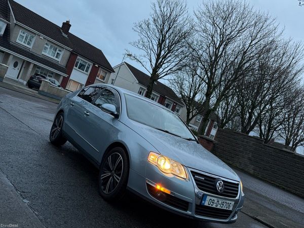Volkswagen Passat Saloon, Diesel, 2009, Blue