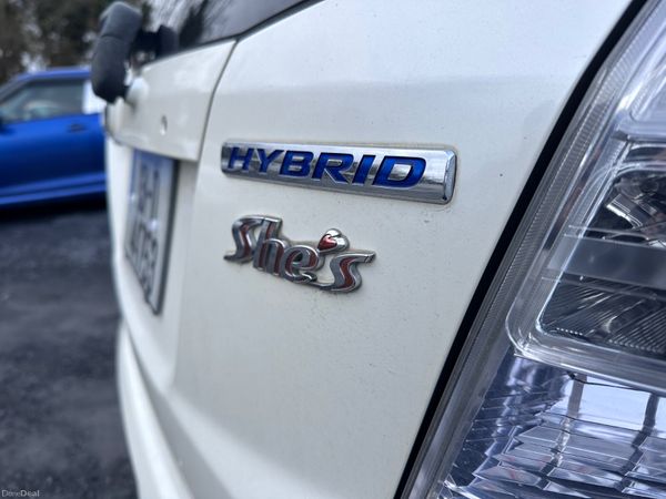 Honda Fit Hatchback, Petrol Hybrid, 2013, White