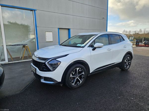 Kia Sportage MPV, Diesel Hybrid, 2023, White