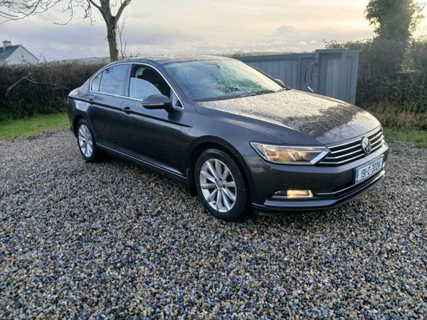 Volkswagen Passat Saloon, Diesel, 2019, Grey