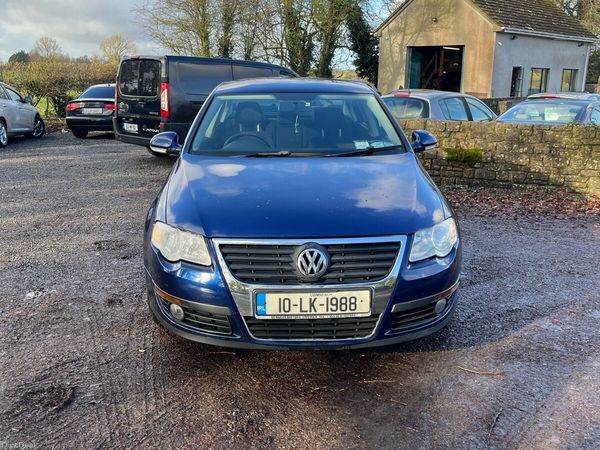Volkswagen Passat Saloon, Petrol, 2010, Blue