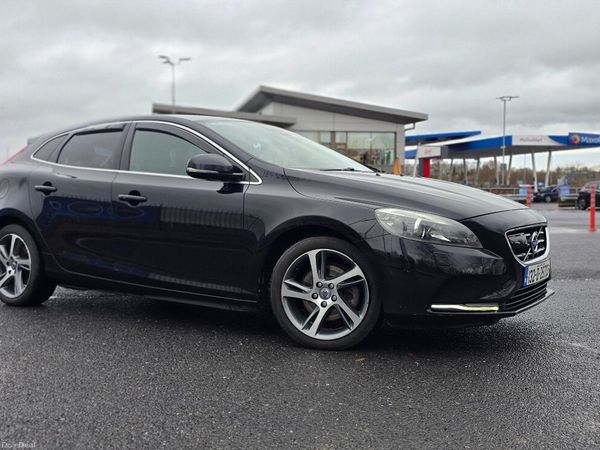 Volvo V40 Hatchback, Petrol, 2013, Black