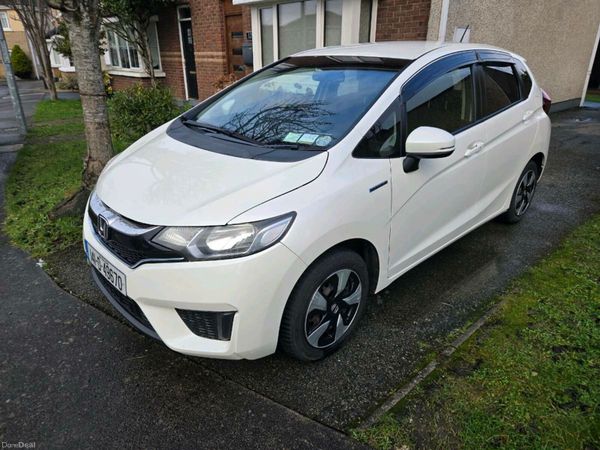 Honda Fit Hatchback, Petrol Hybrid, 2014, White