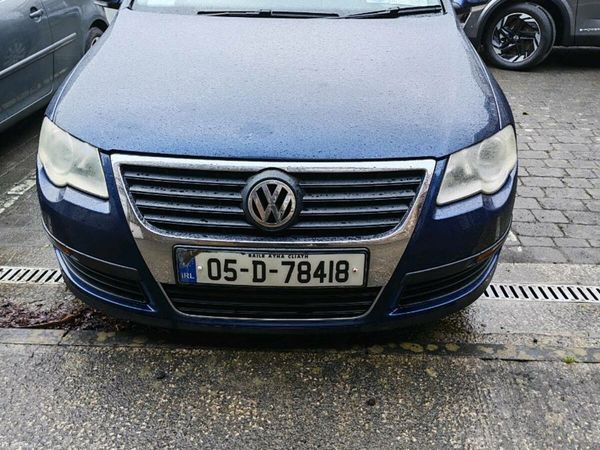 Volkswagen Passat Saloon, Petrol, 2005, Blue