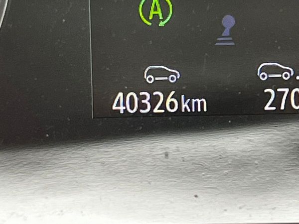 Renault Captur Hatchback, Petrol, 2022, Red