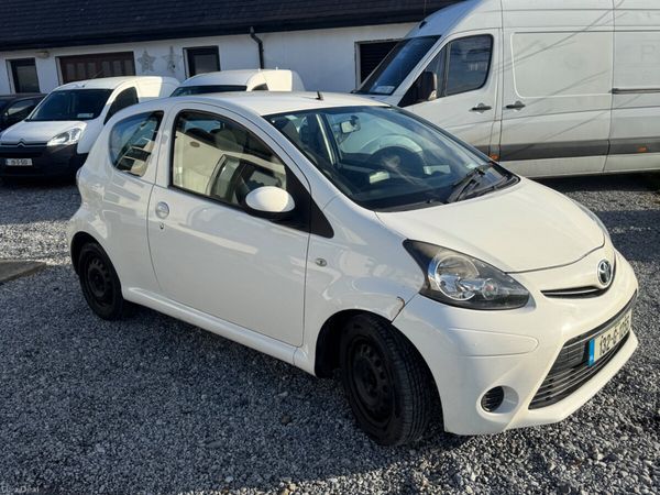Toyota Aygo Hatchback, Petrol, 2013, White
