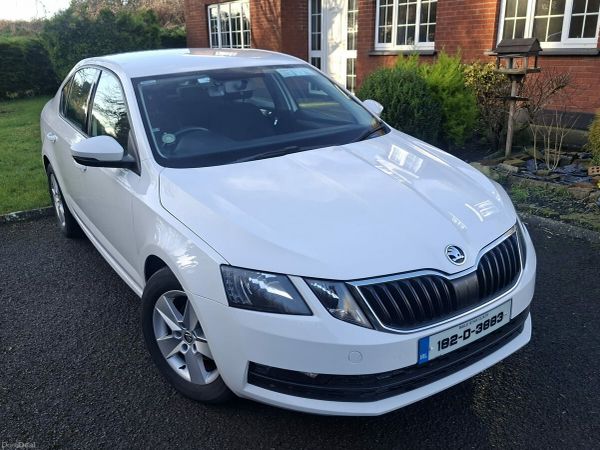 Skoda Octavia Saloon, Diesel, 2018, White