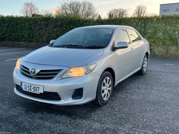 Toyota Corolla Saloon, Petrol, 2012, Silver