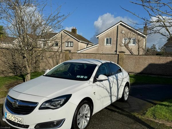 Vauxhall Insignia Hatchback, Diesel, 2016, White