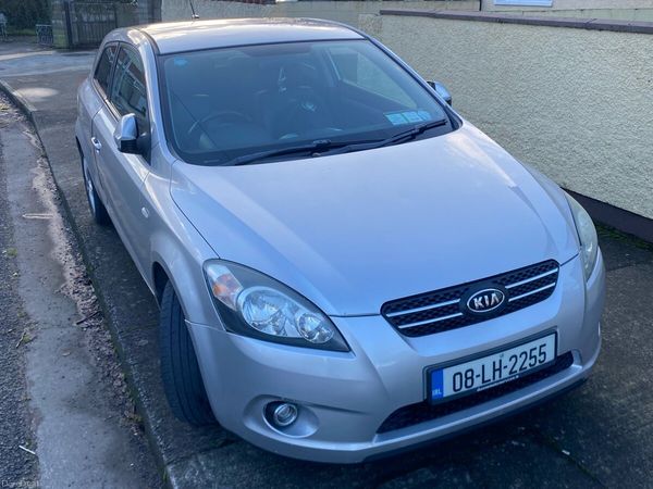 Kia Ceed Hatchback, Petrol, 2008, Silver