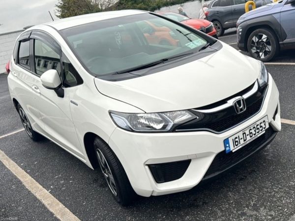 Honda Fit Hatchback, Petrol Hybrid, 2016, White