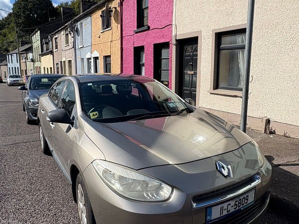 Renault Fluence Saloon, Diesel, 2011, Gold