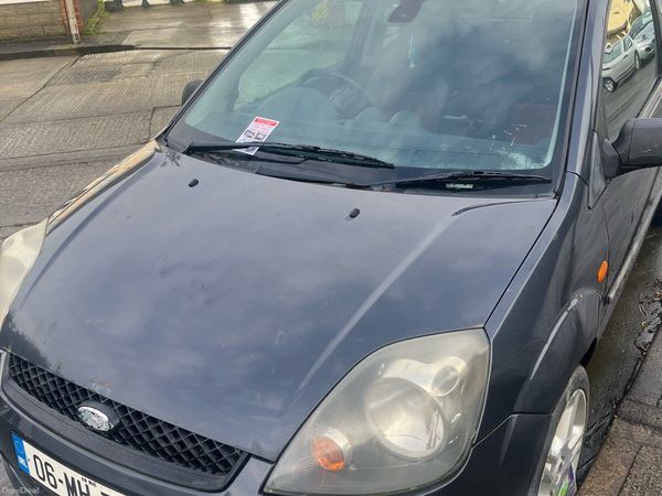 Ford Fiesta Hatchback, Petrol, 2006, Silver
