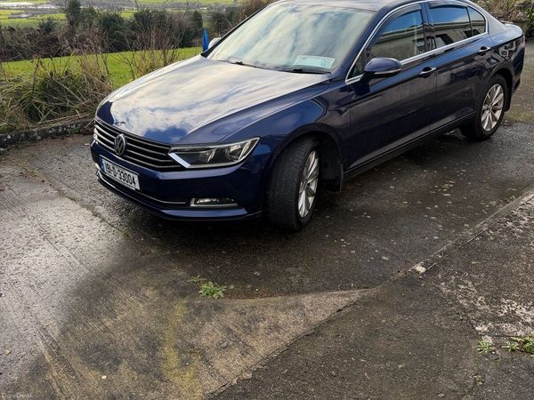 Volkswagen Passat Saloon, Diesel, 2019, Blue