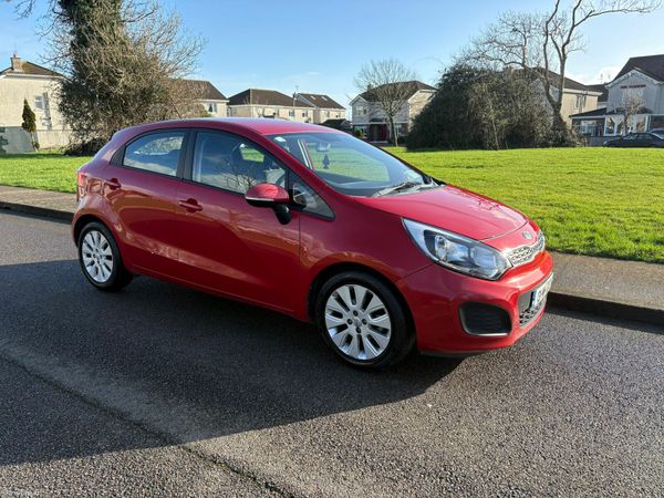 Kia Rio Hatchback, Diesel, 2013, Red