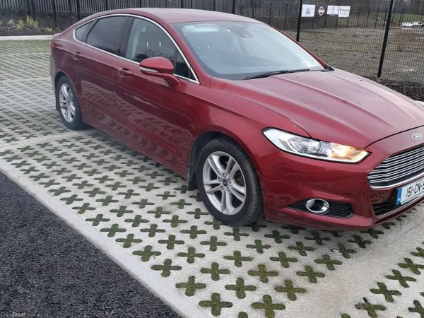 Ford Mondeo Hatchback, Diesel, 2015, Red