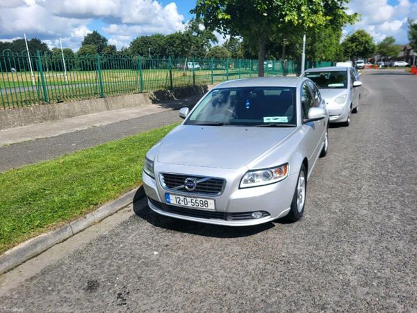 Volvo S40 Saloon, Diesel, 2012, Silver