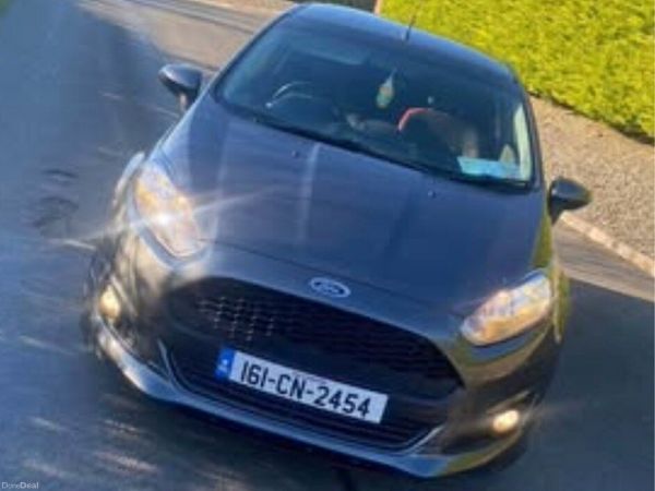 Ford Fiesta Hatchback, Petrol, 2016, Grey