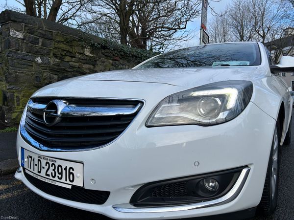 Opel Insignia Hatchback, Diesel, 2017, White