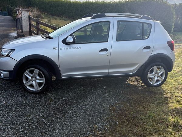 Dacia Sandero Stepway Hatchback, Diesel, 2014, Silver