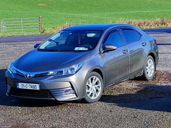Toyota Corolla Saloon, Diesel, 2017, Grey