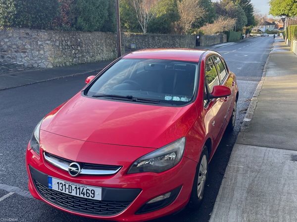 Opel Astra MPV, Diesel, 2013, Red