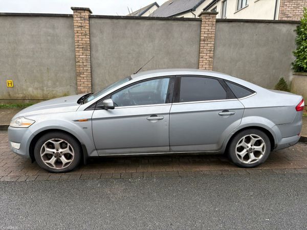 Ford Mondeo Saloon, Diesel, 2009, Silver