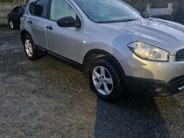 Nissan Qashqai Hatchback, Diesel, 2010, Silver