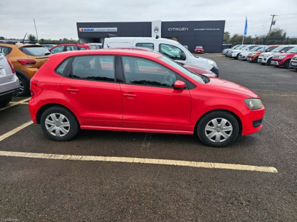 Volkswagen Polo Hatchback, Petrol, 2011, Red